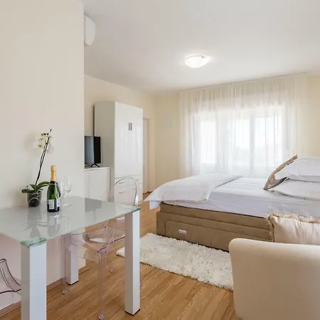 Mise Luxury Apartment *
