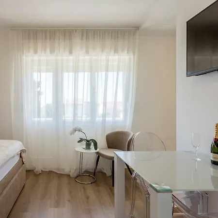 Mise Luxury Apartment